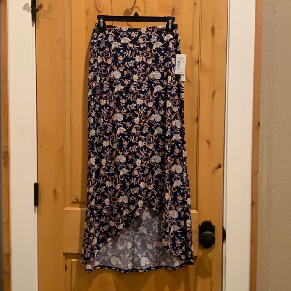 New with tags high-low maxi skirt